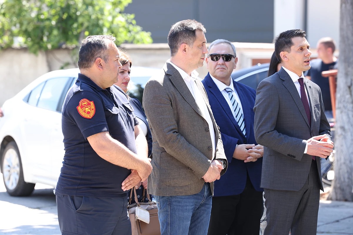 Нова заштитна опрема поставена пред противпожарно возило